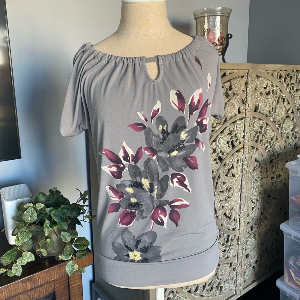 [The Limited] Mauve Floral Top 🌸